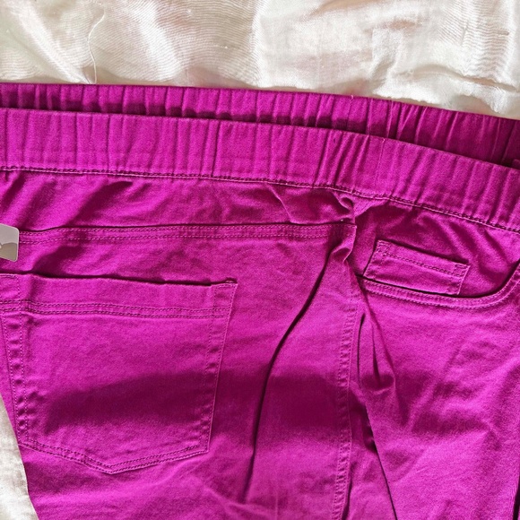 CAPRI JEGGINGS, VIVID FUSCHIA, SIZE 5X, PULL ON, 3 POCKETS, COTTON/SPANDEX, HEM - Picture 8 of 16